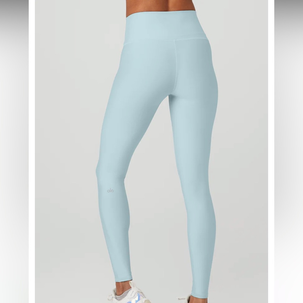 Women’s Alo Yoga Airlift Light Pink Leggings - Picture 1 of 5